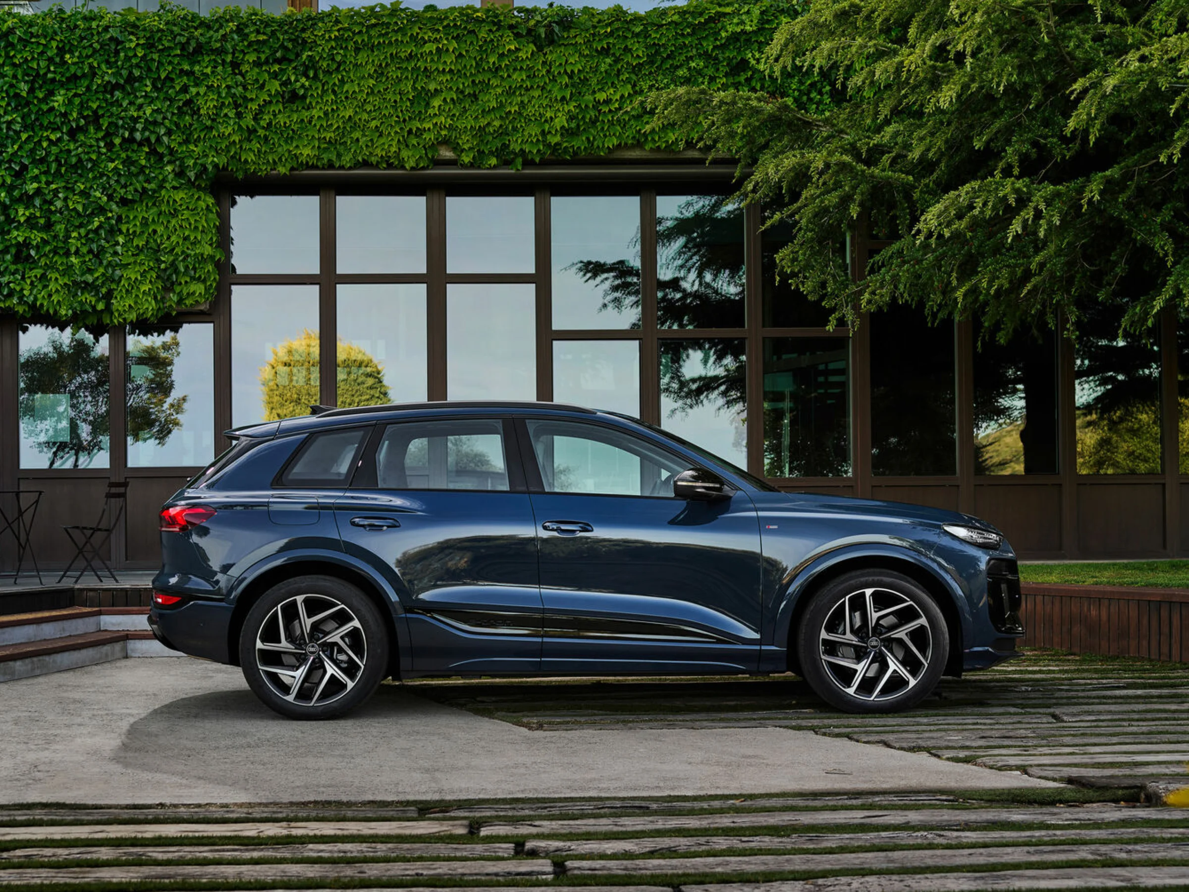 03 2026 Q6 SUV e tron2